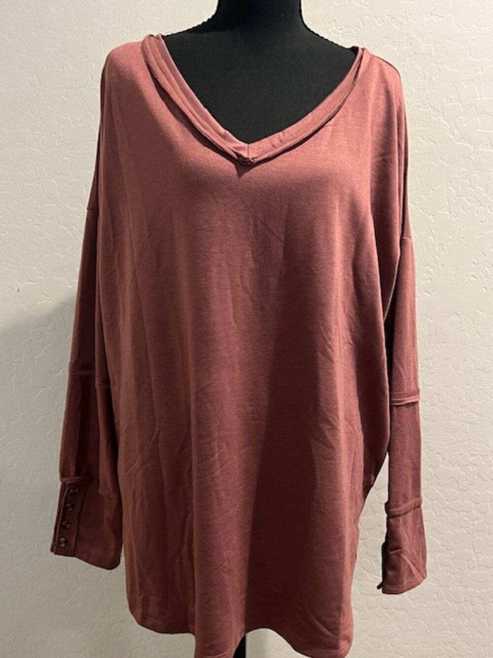Culture Code 2X Dusty Rose V-Neck Top. NWT